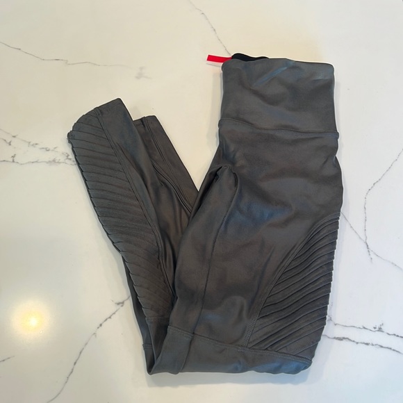 SPANX Pants - Spanx motto faux leather leggings